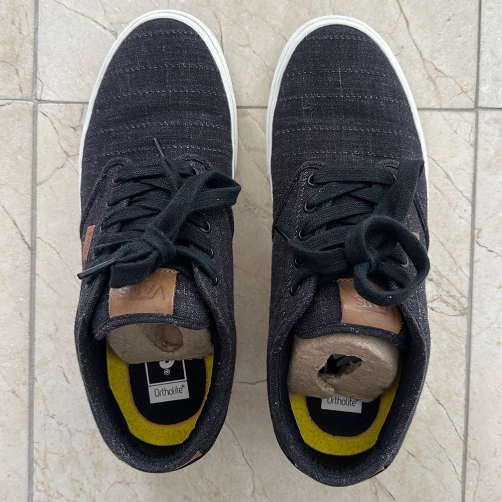 Vans Ludlow in Dark Gray/Black